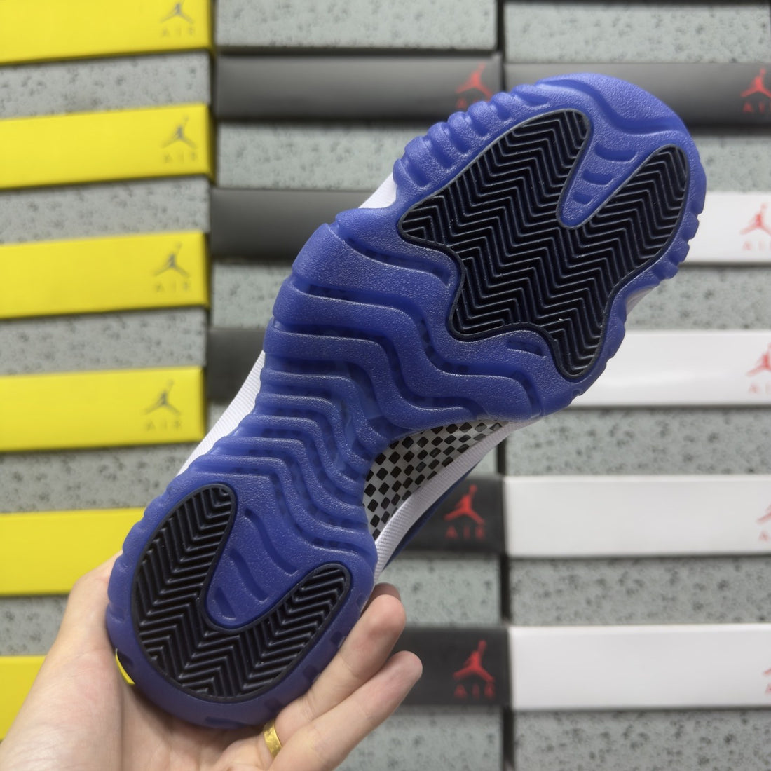 Air Jordan 11 Navy Velvet