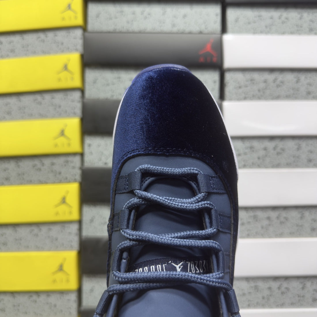 Air Jordan 11 Navy Velvet