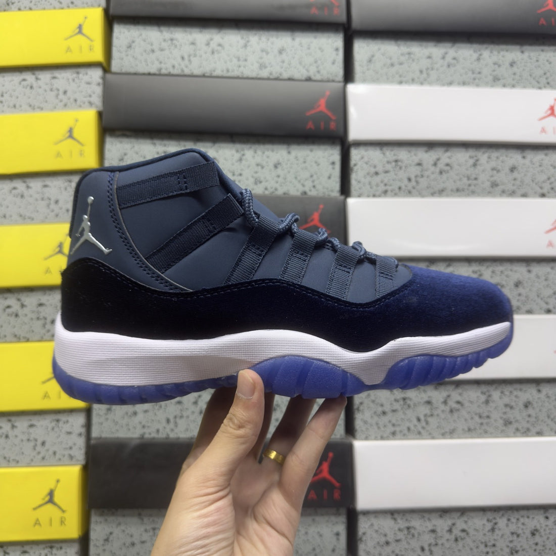 Air Jordan 11 Navy Velvet