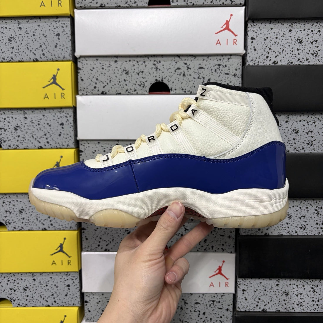 Air Jordan 11 Royal Sail