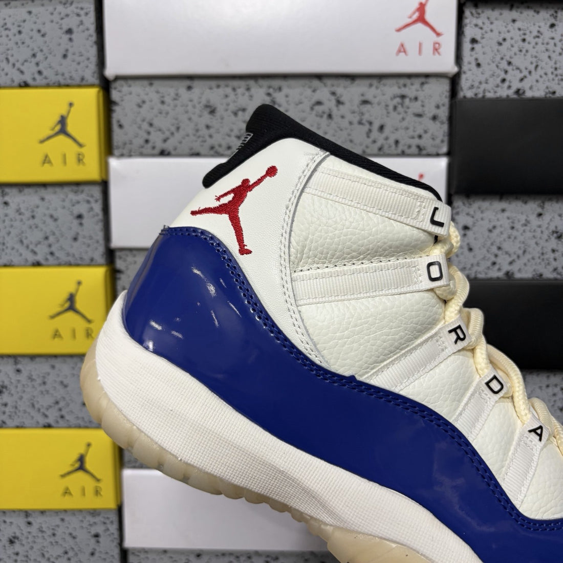Air Jordan 11 Royal Sail