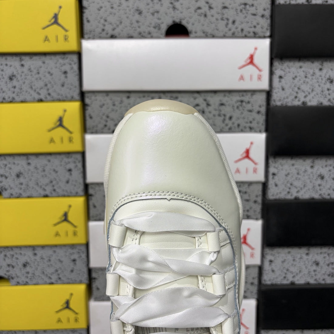 Air Jordan 11 Triple White