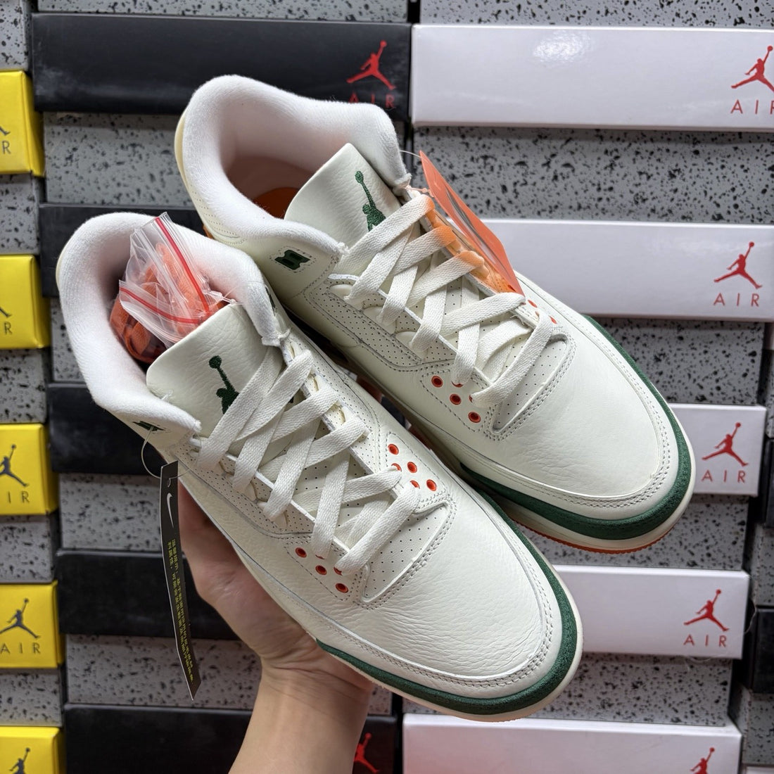 Air Jordan 3 Miami Hurricanes