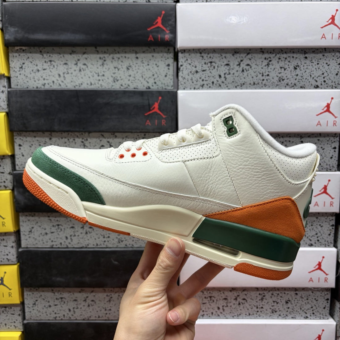 Air Jordan 3 Miami Hurricanes