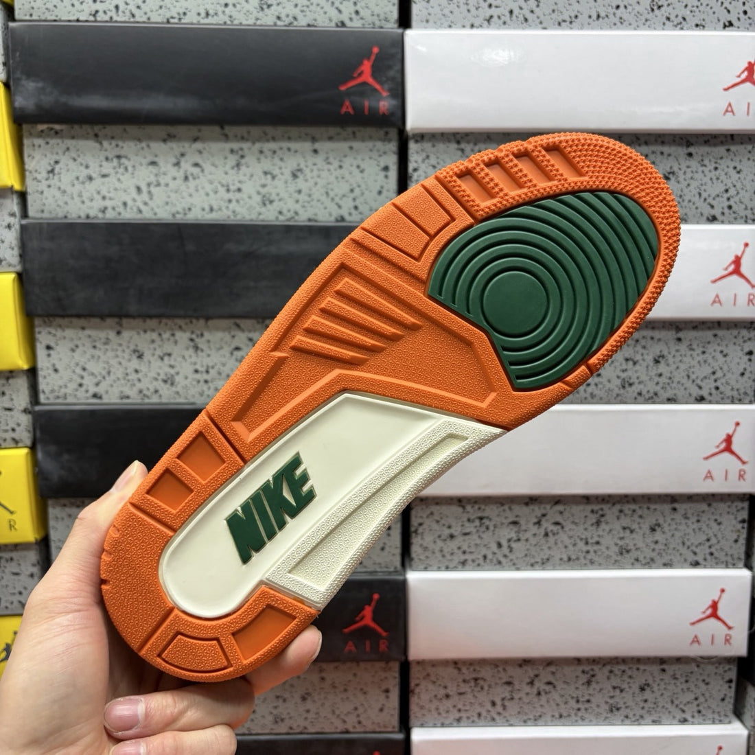 Air Jordan 3 Miami Hurricanes