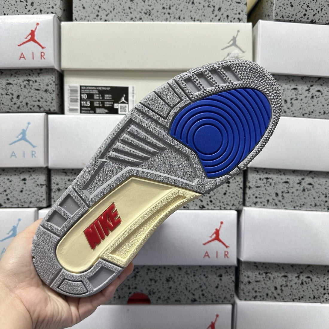 Air Jordan 3 Mocha Royal Red
