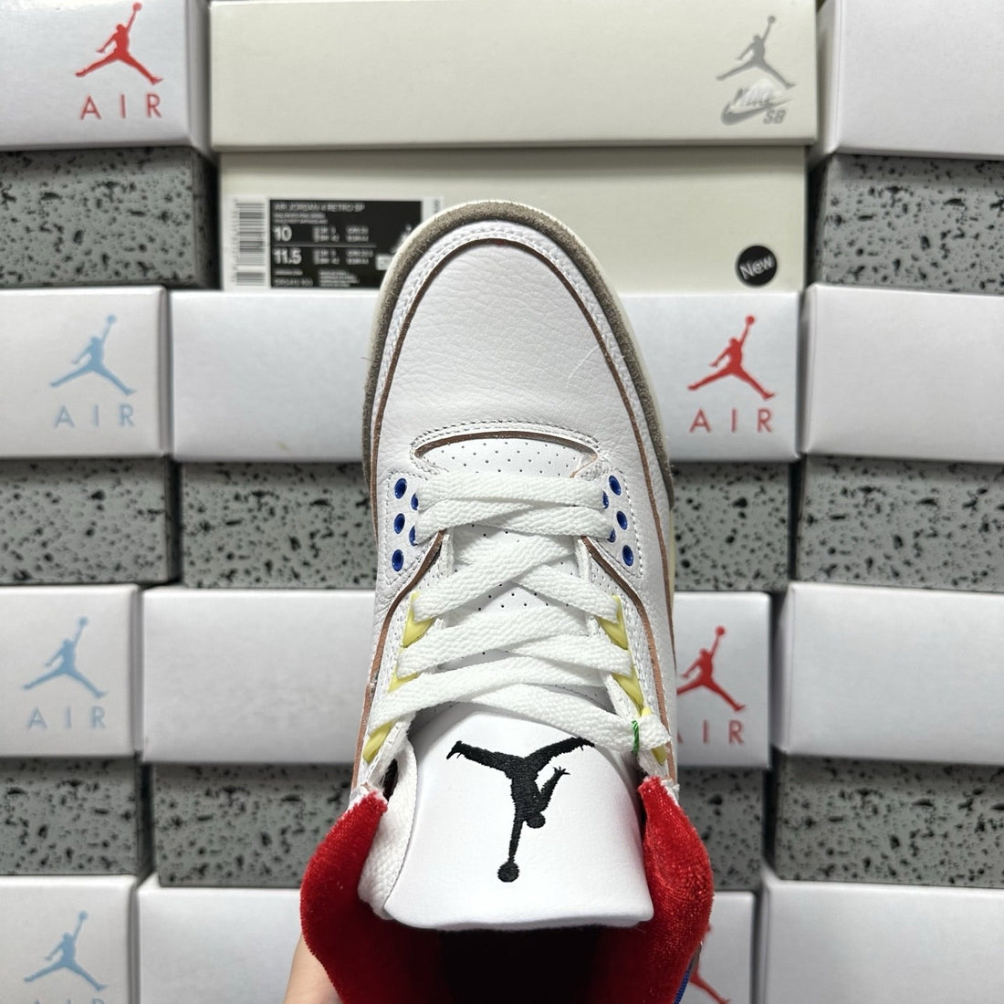 Air Jordan 3 Mocha Royal Red