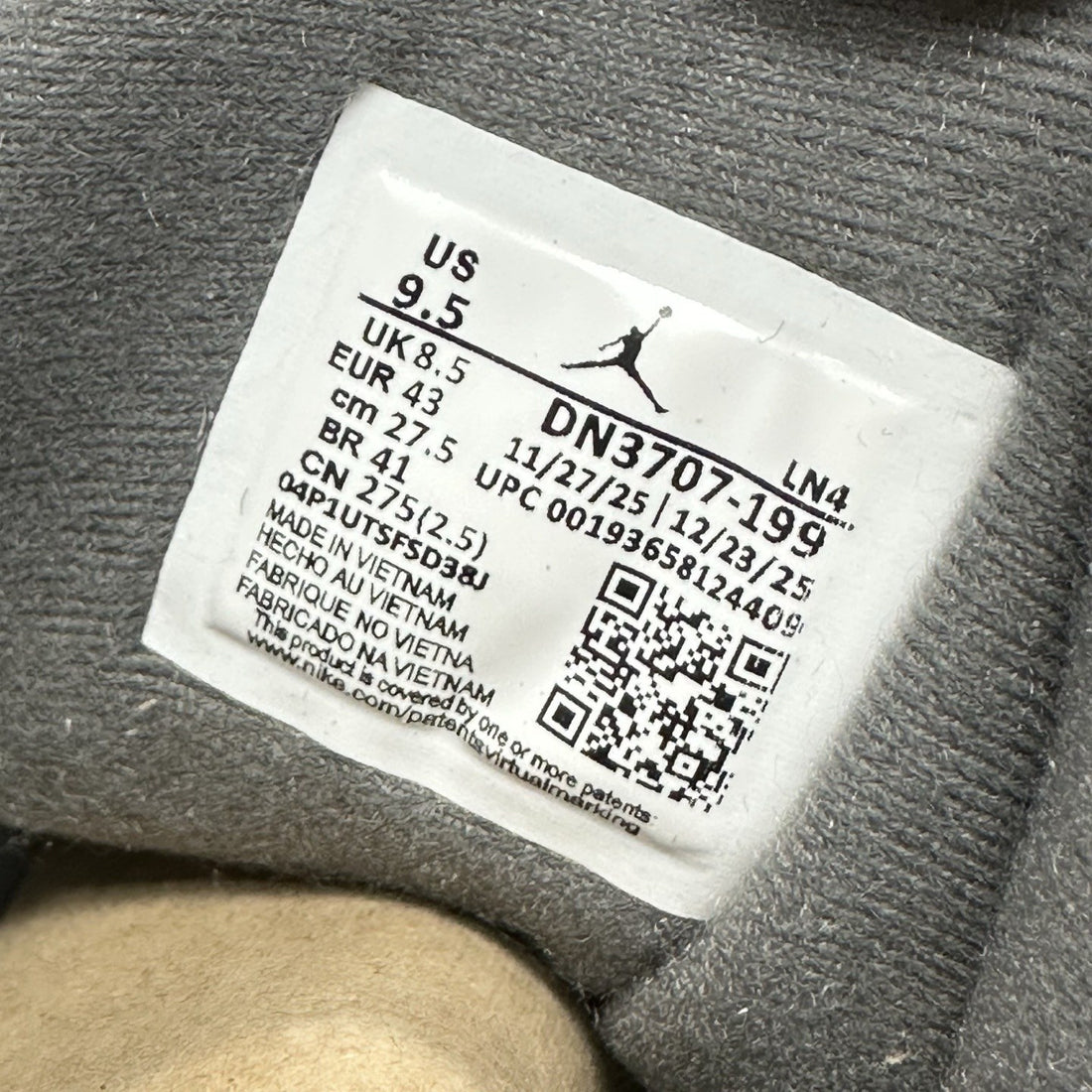 Air Jordan 3 Sail Cement Grey