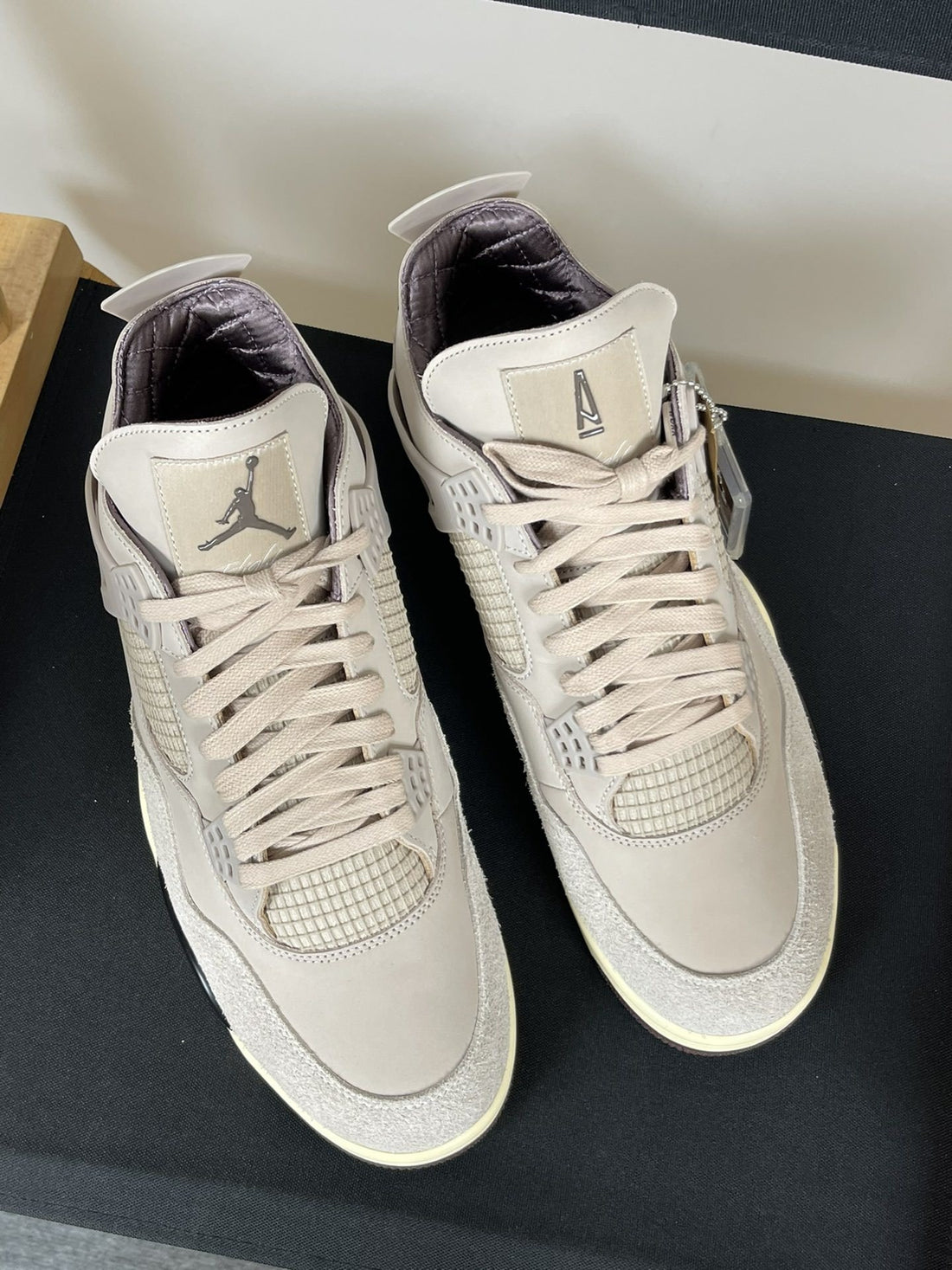 Air Jordan 4 A Ma Maniere Violet Ore