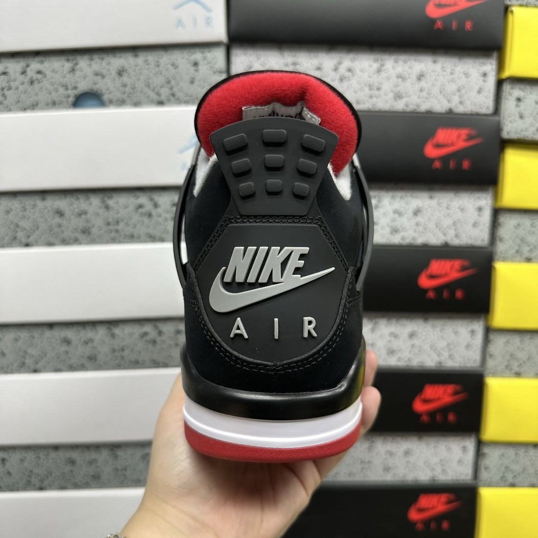 Air Jordan 4 Bred