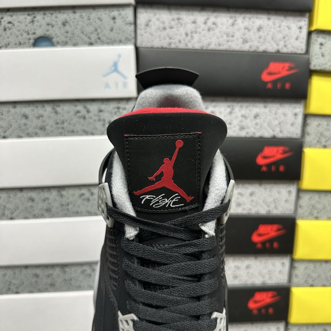 Air Jordan 4 Bred