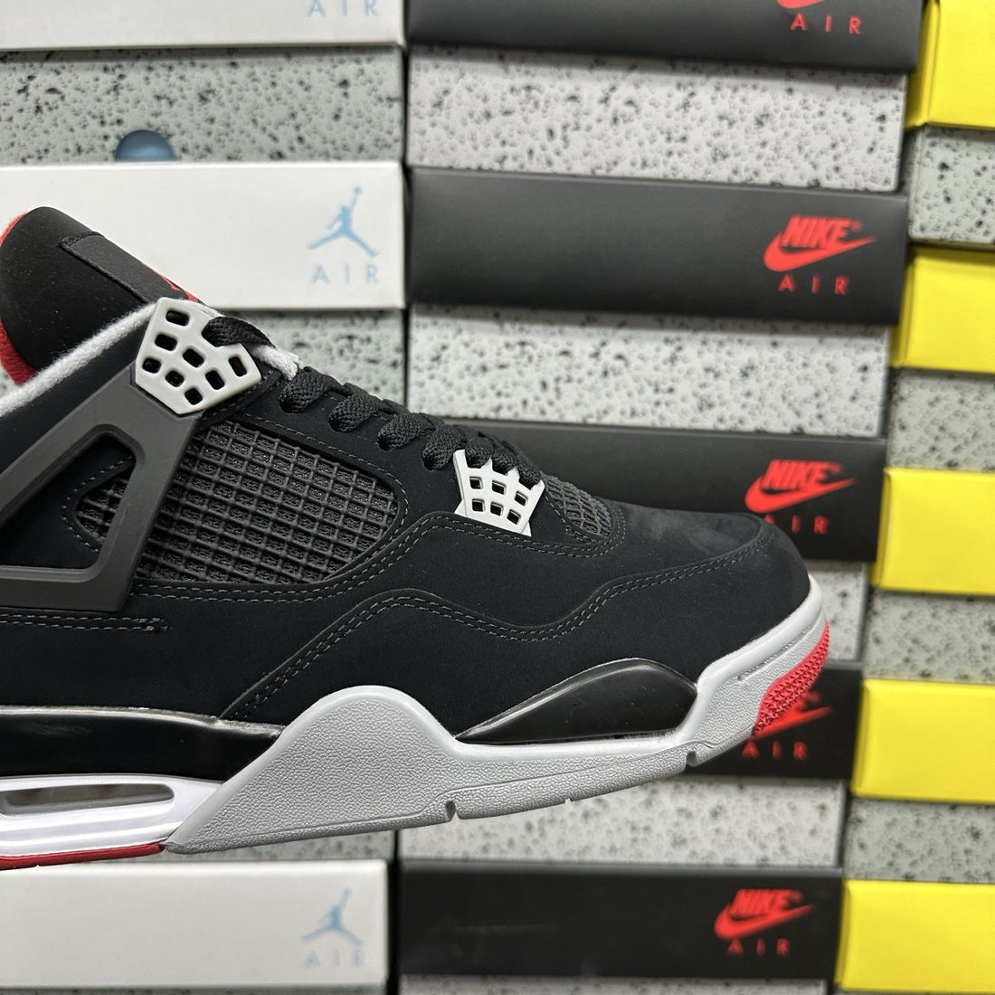 Air Jordan 4 Bred