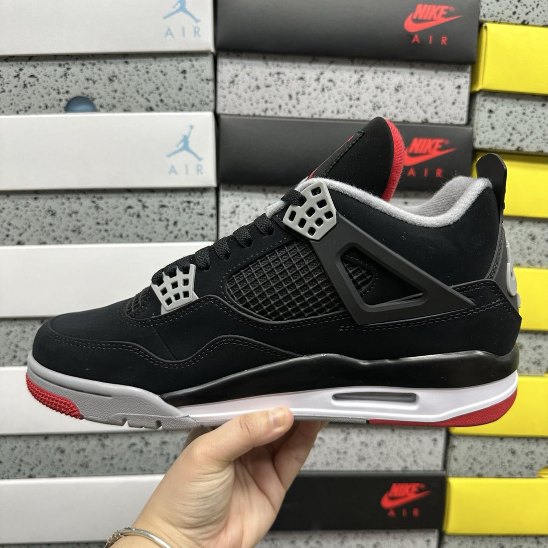 Air Jordan 4 Bred
