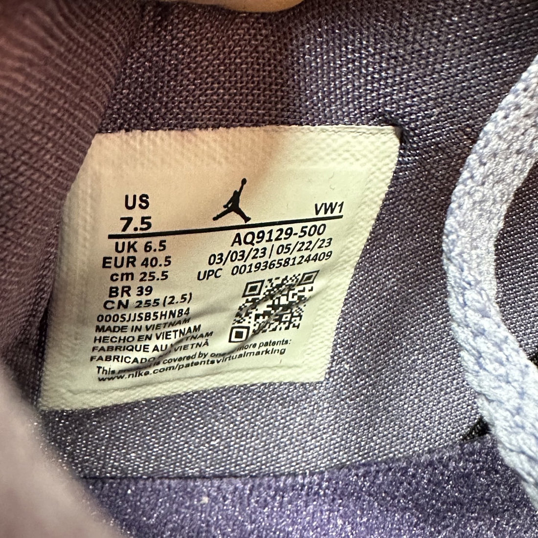 Air Jordan 4 Canyon Purple