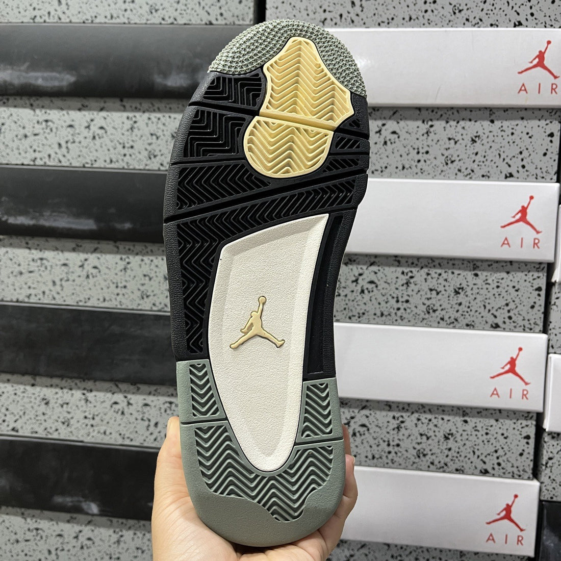 Air Jordan 4 Craft Olive
