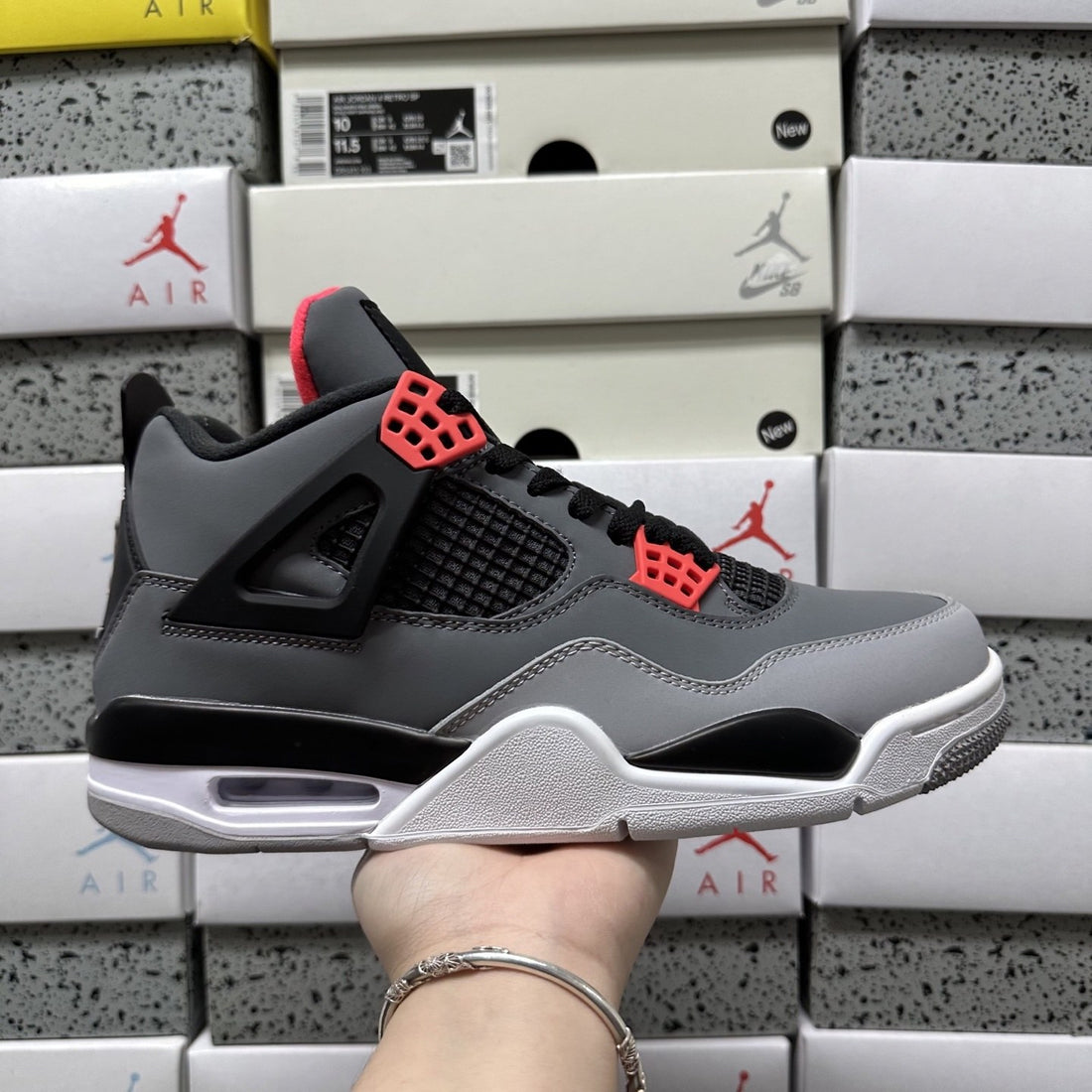 Air Jordan 4 Infrared Grey