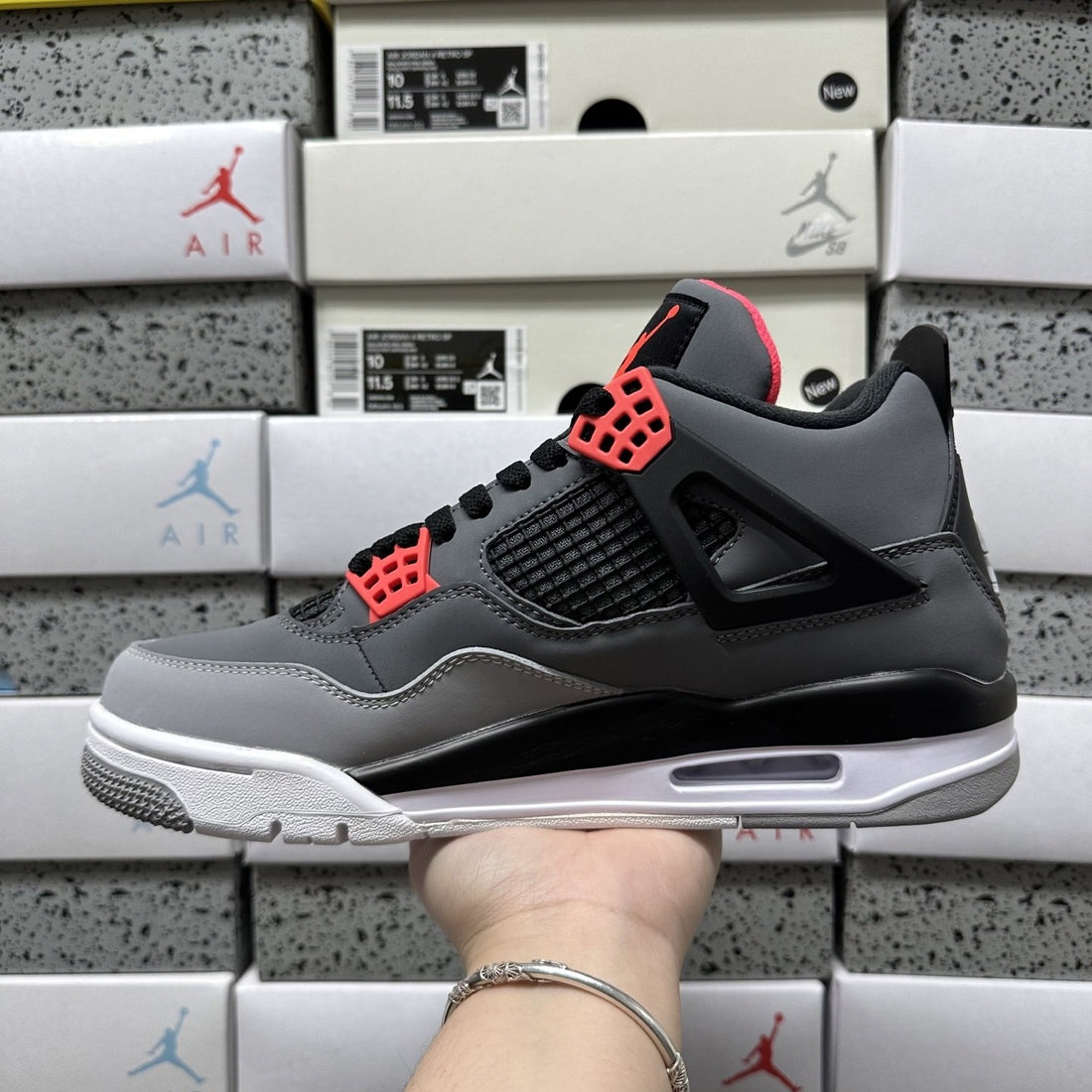 Air Jordan 4 Infrared Grey