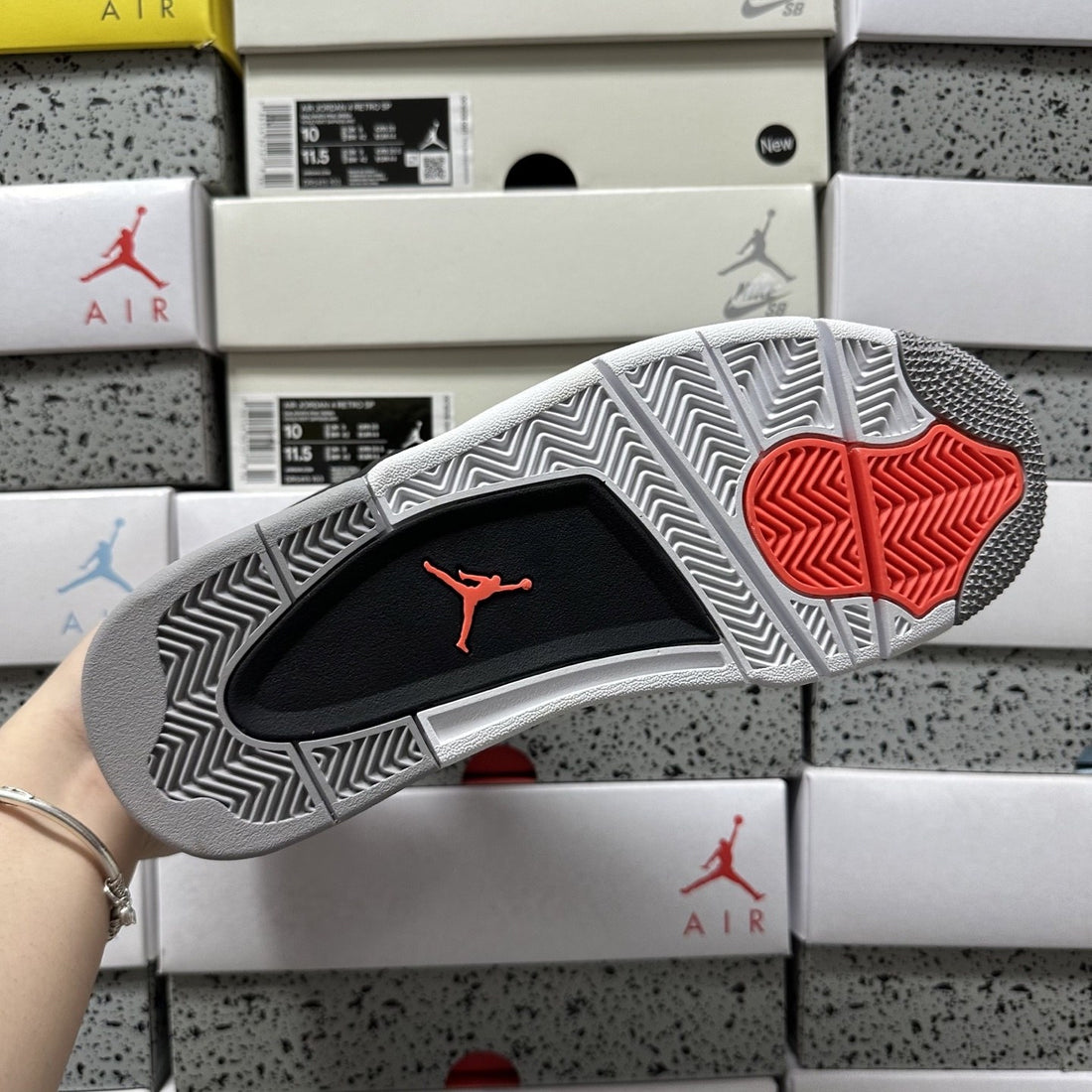 Air Jordan 4 Infrared Grey