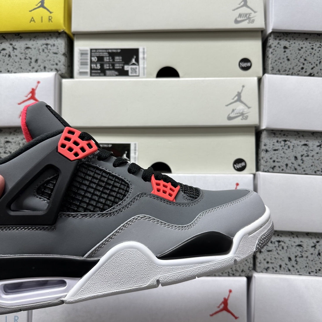 Air Jordan 4 Infrared Grey