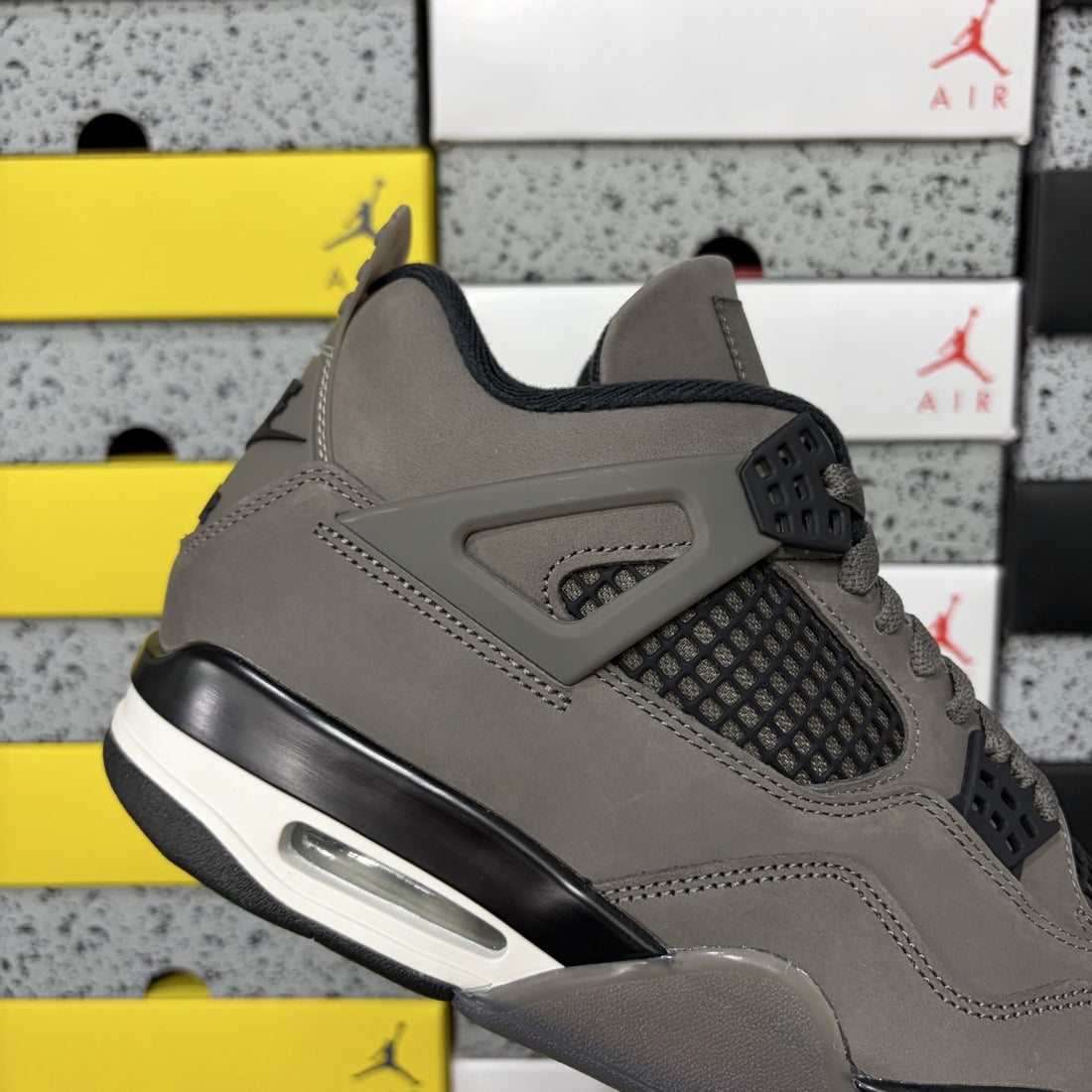 Air Jordan 4 Mocha Brown