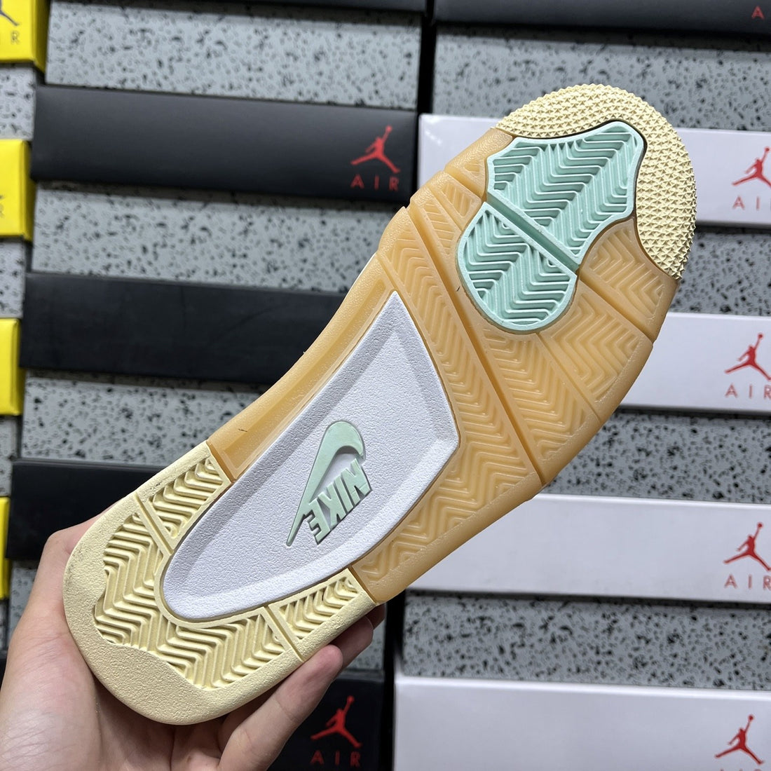 Air Jordan 4 Off-White Sail