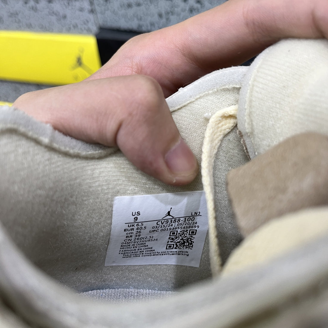 Air Jordan 4 Off-White Sail