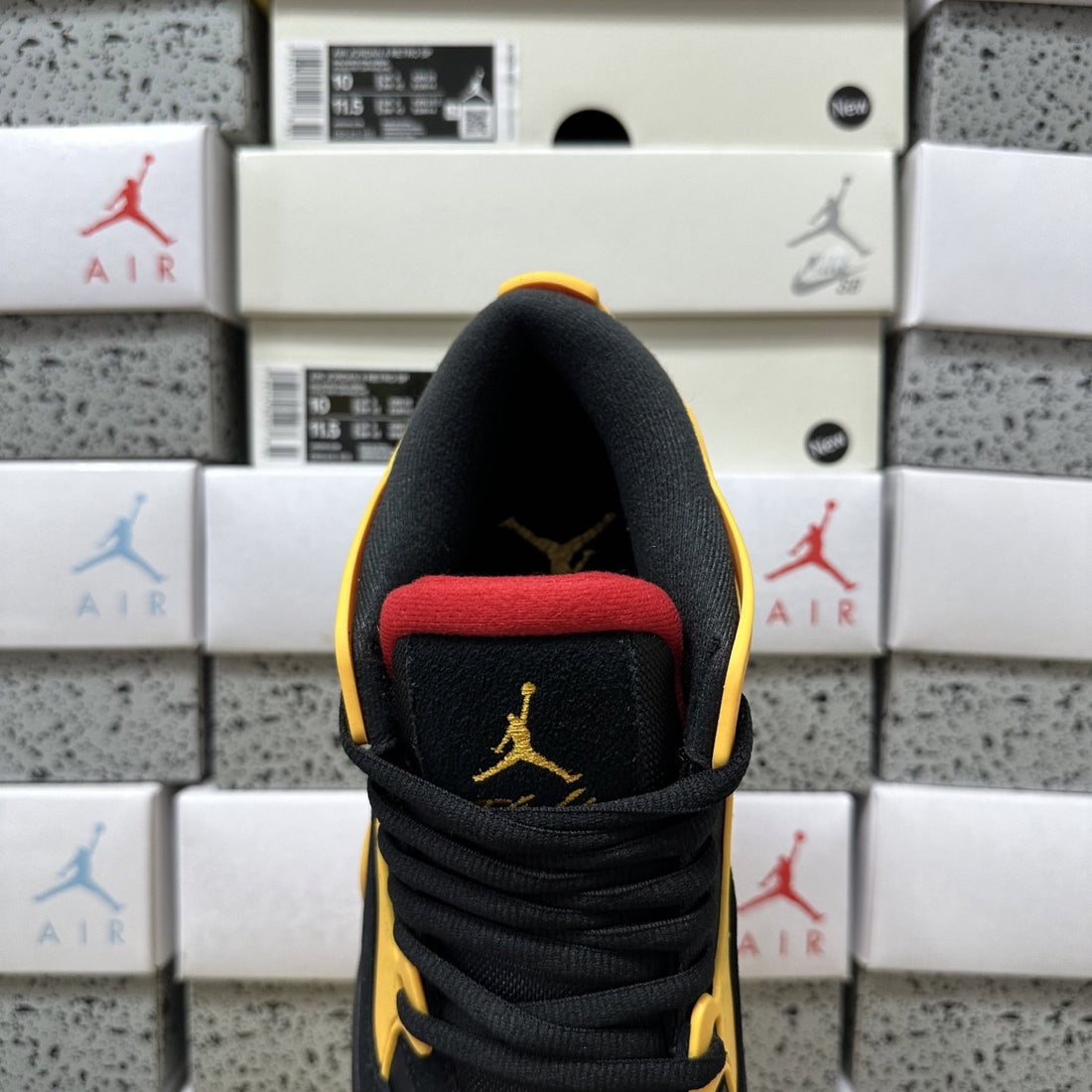 Air Jordan 4 RM Black Yellow