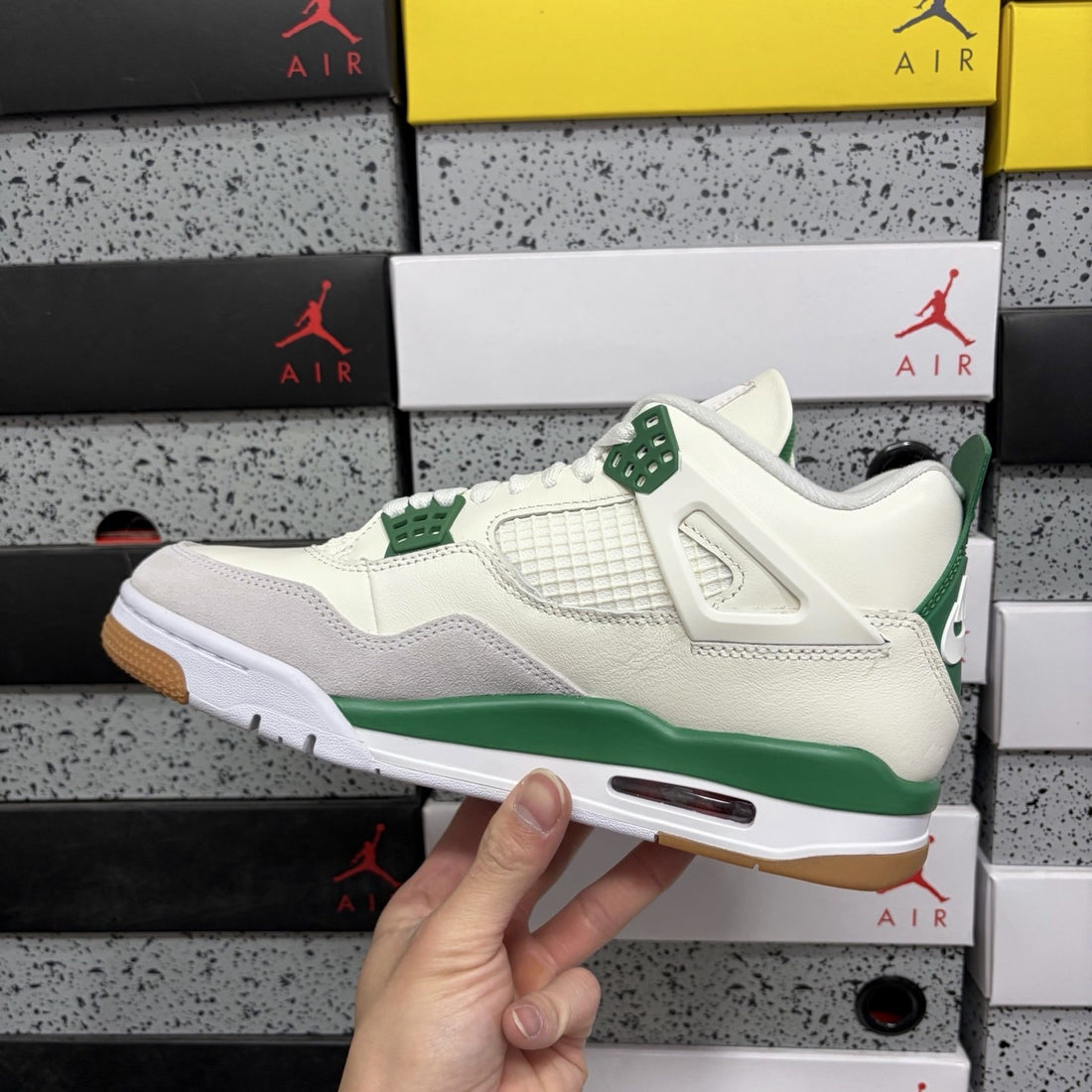 Air Jordan 4 SB Pine Green Gum