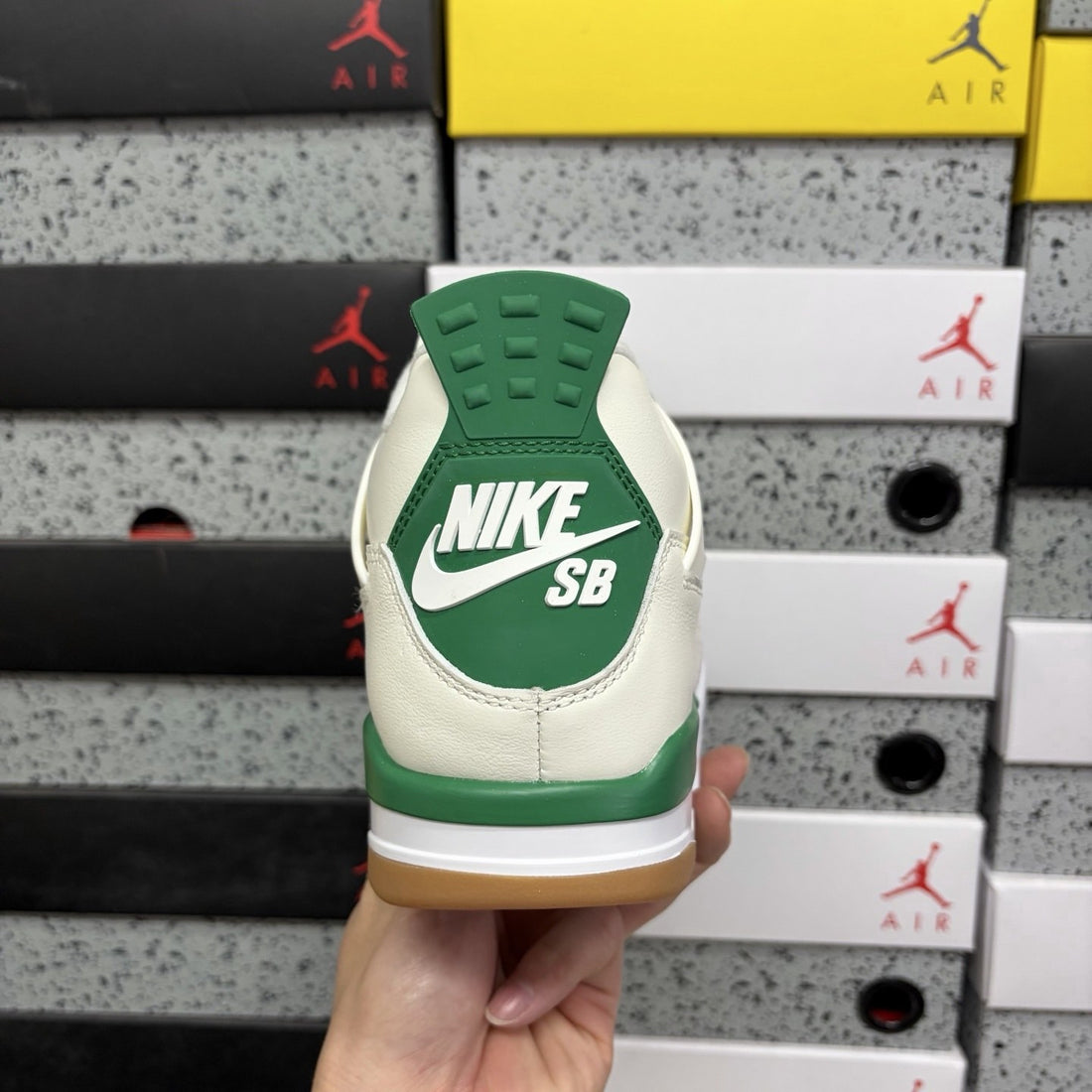 Air Jordan 4 SB Pine Green Gum