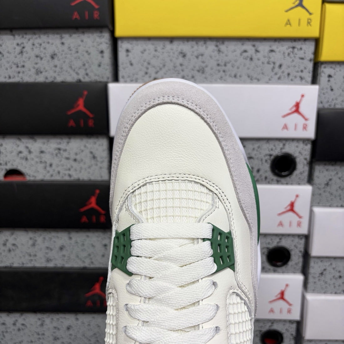 Air Jordan 4 SB Pine Green Gum