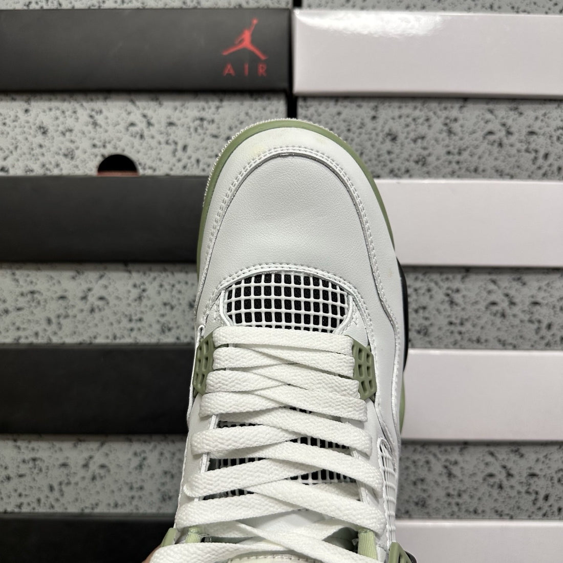 Air Jordan 4 Seafoam Black