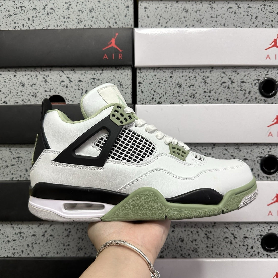 Air Jordan 4 Seafoam Black