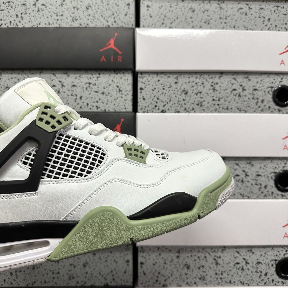 Air Jordan 4 Seafoam Black