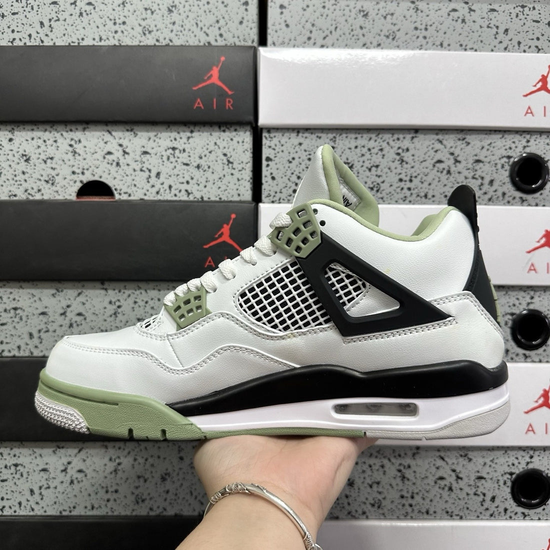 Air Jordan 4 Seafoam Black