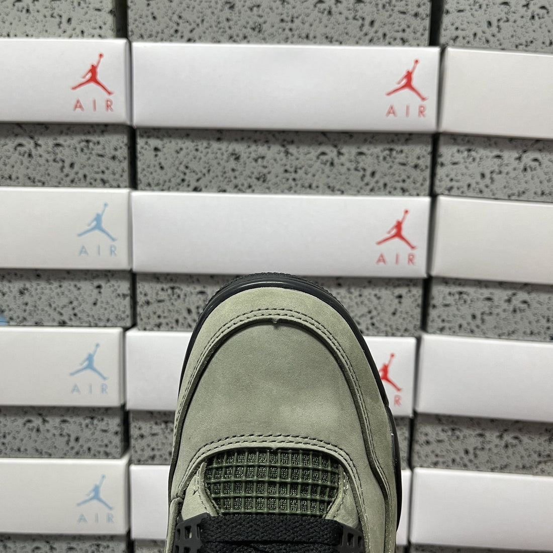 Air Jordan 4 Undefeated Olive Orange