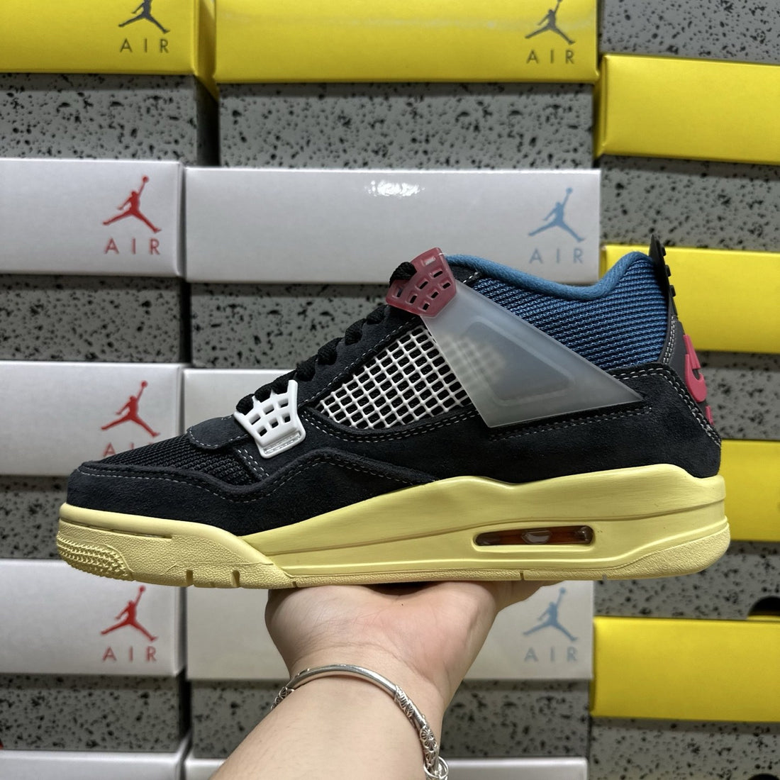 Air Jordan 4 Union Off Noir
