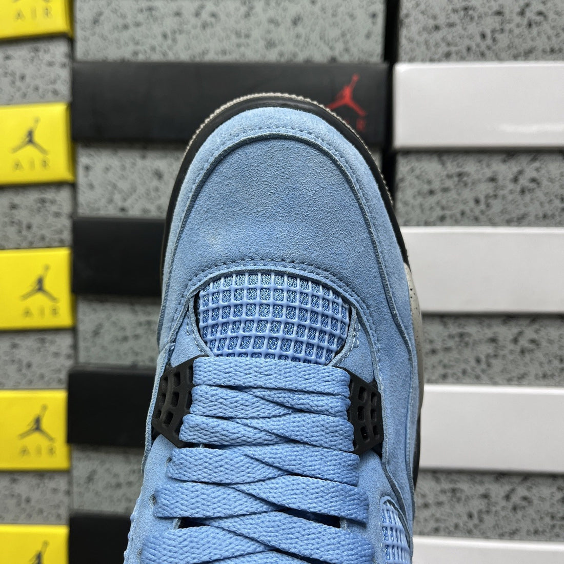Air Jordan 4 University Blue