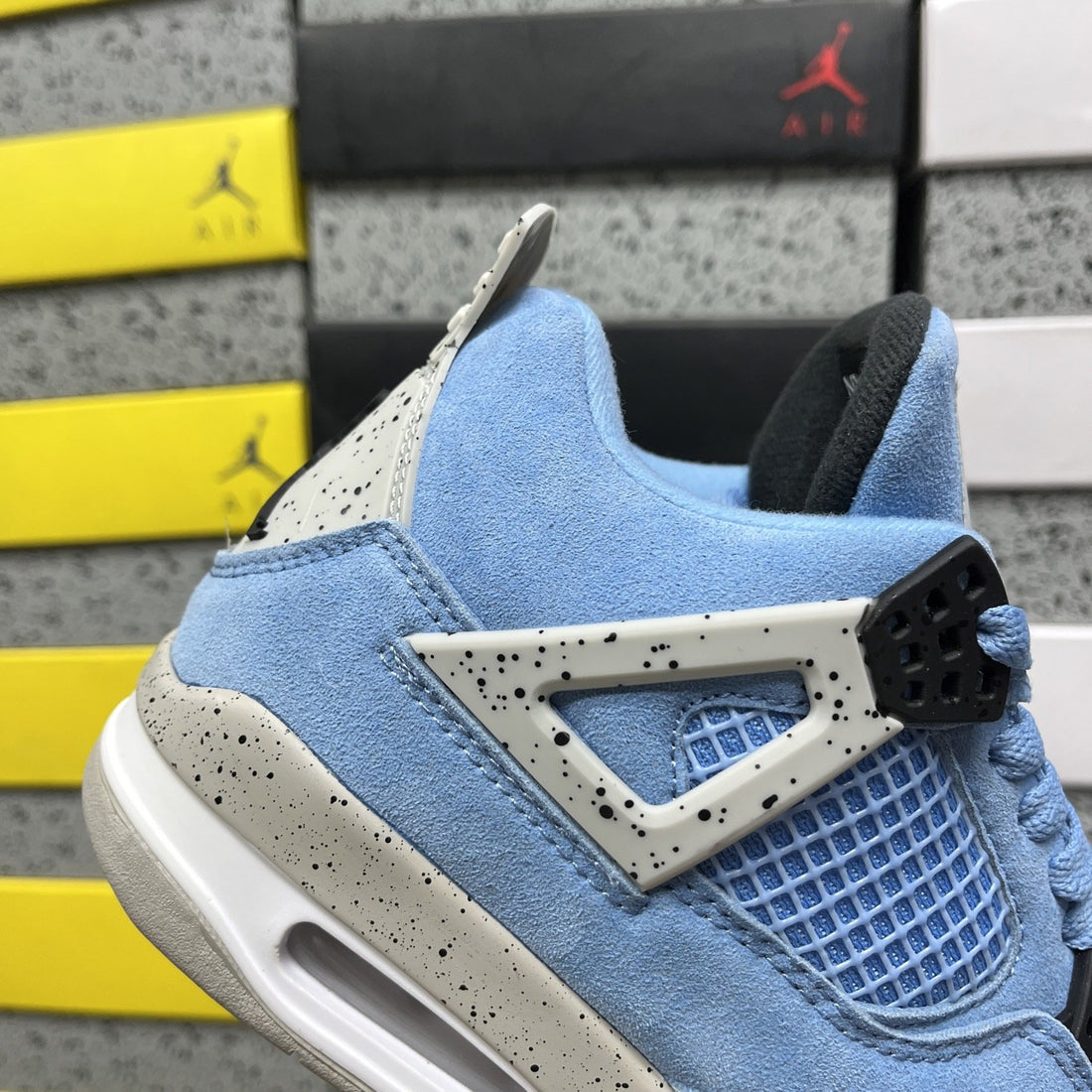 Air Jordan 4 University Blue