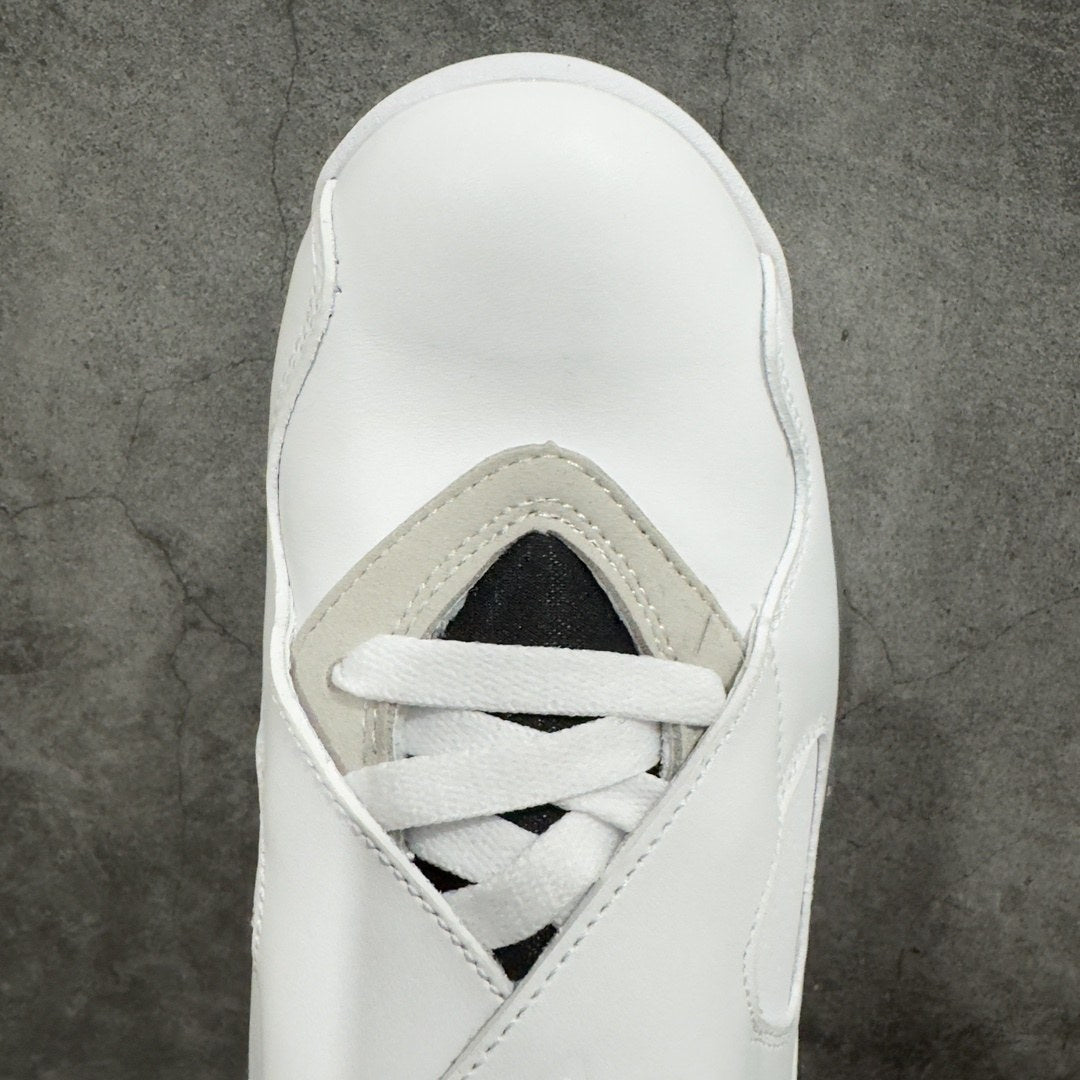 Air Jordan 8 White Chrome Red