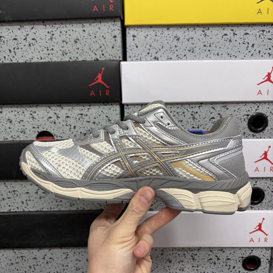 ASICS Gel-Cumulus 16 Cream Clay Grey