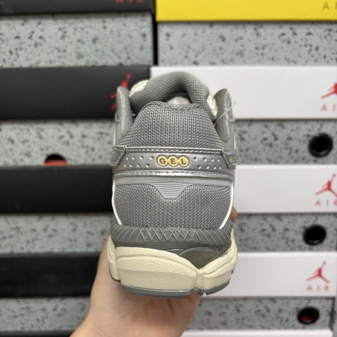 ASICS Gel-Cumulus 16 Cream Clay Grey