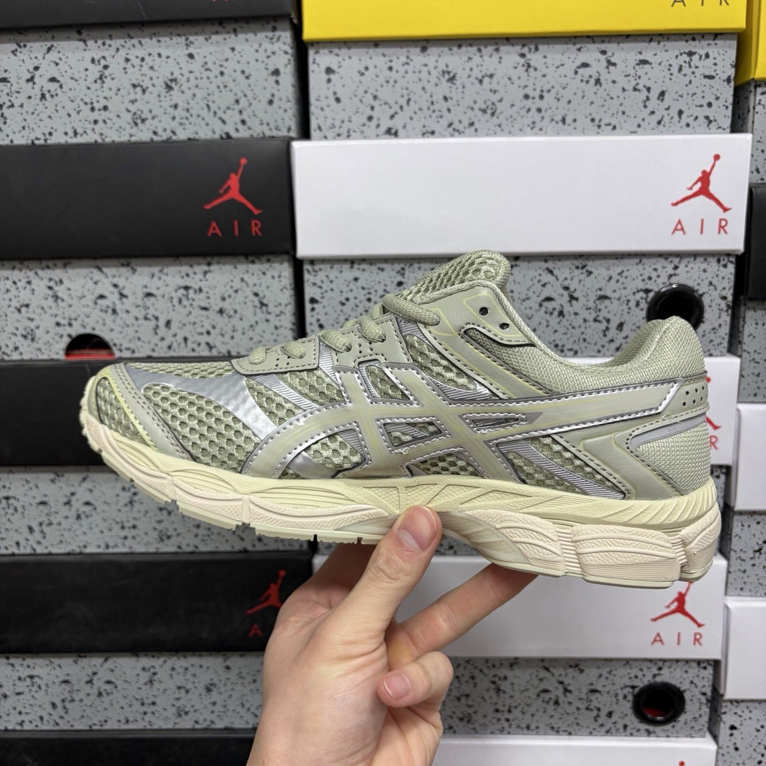 ASICS Gel-Cumulus 16 Dried Leaf Green