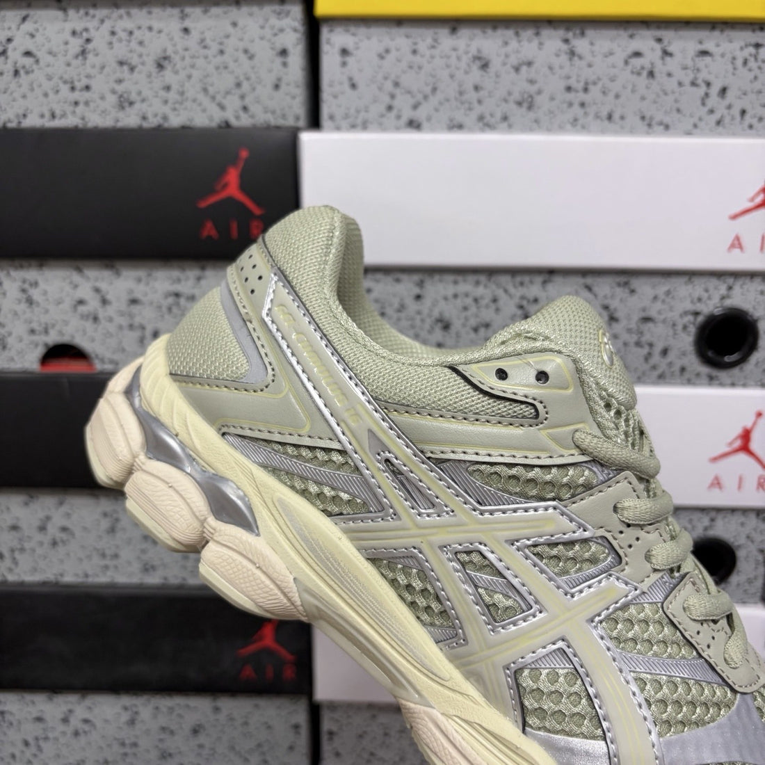 ASICS Gel-Cumulus 16 Dried Leaf Green