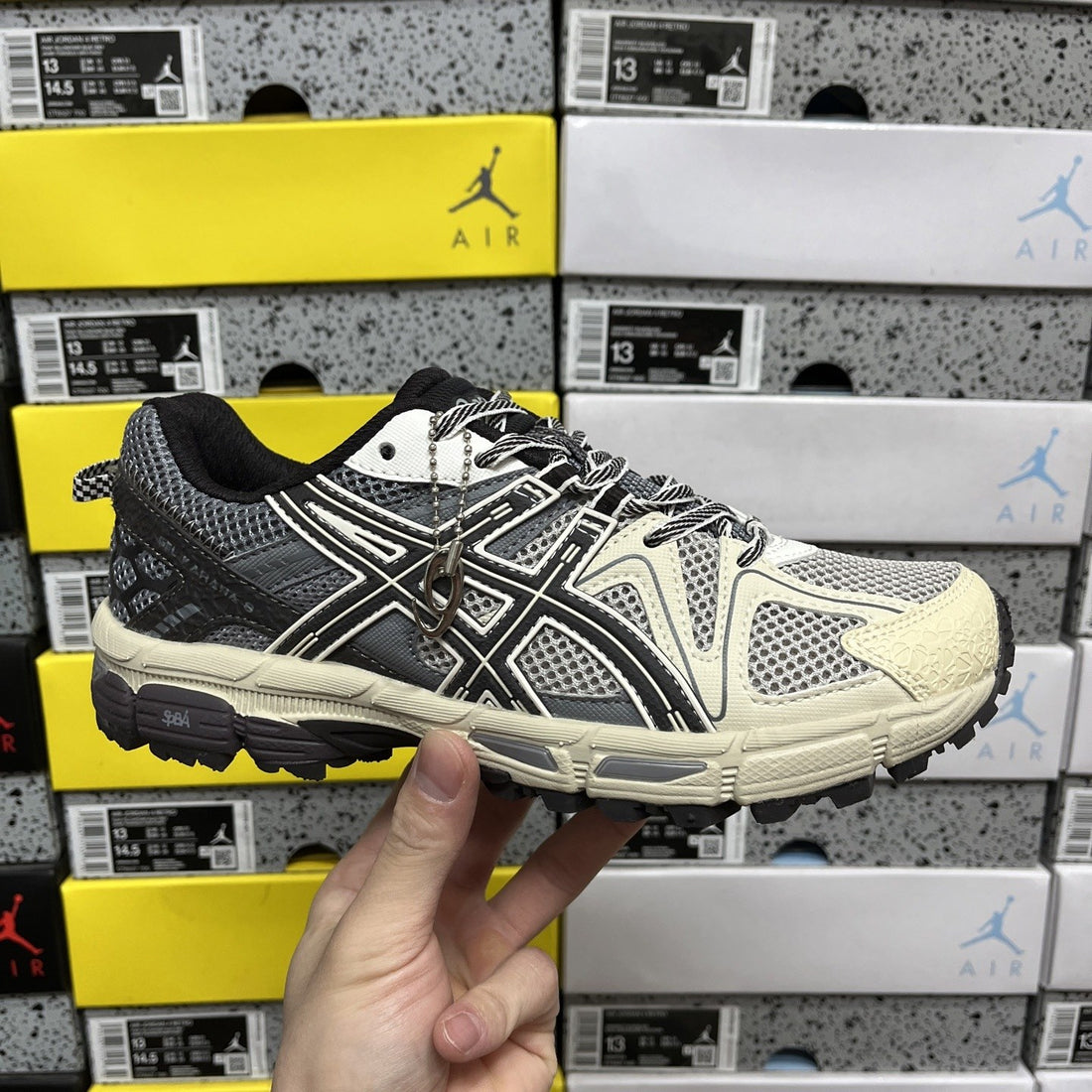 ASICS Gel-Kahana 8 Black Cream