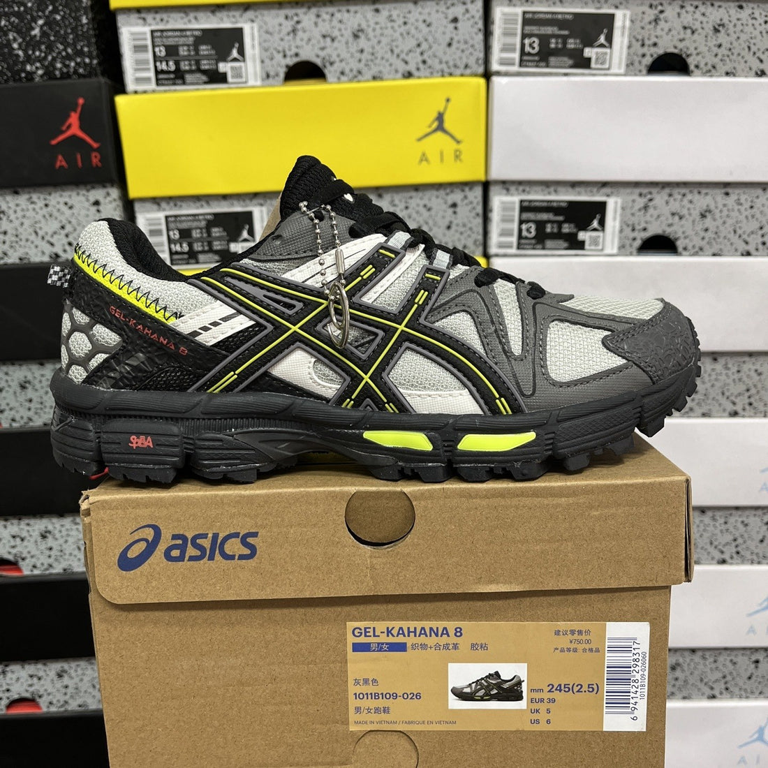 ASICS Gel-Kahana 8 Black Volt