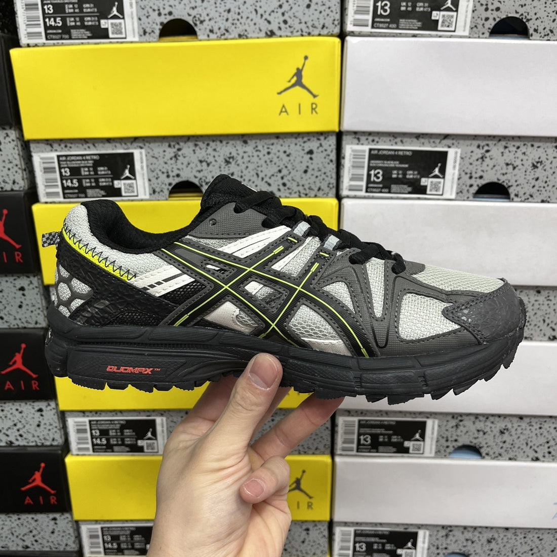 ASICS Gel-Kahana 8 Black Volt