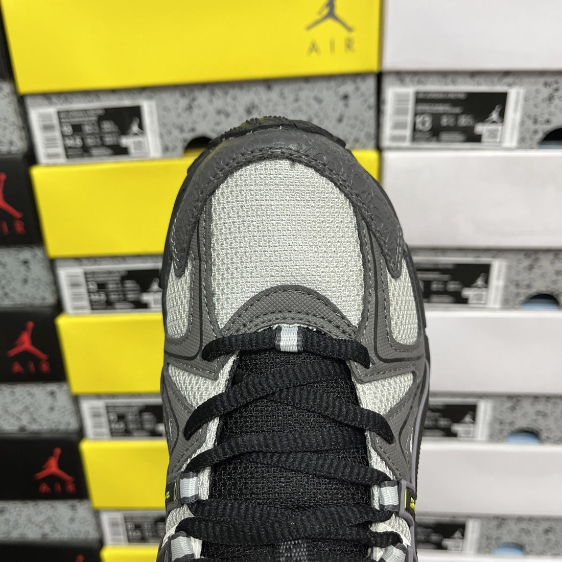 ASICS Gel-Kahana 8 Black Volt
