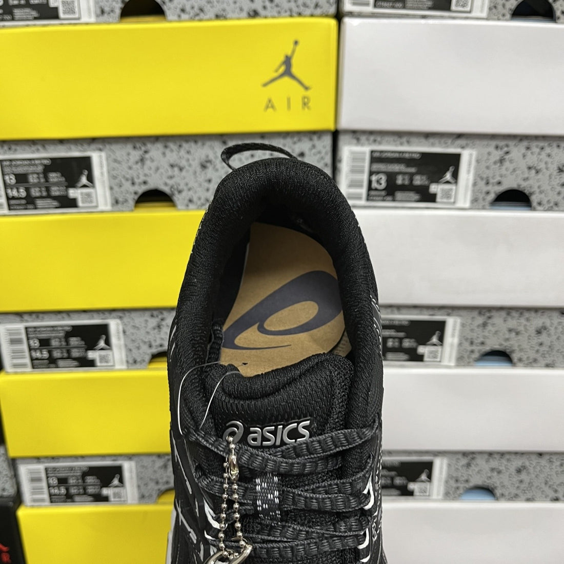 ASICS Gel-Kahana 8 Black White