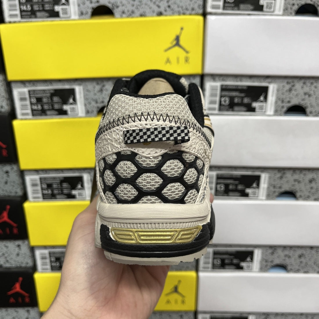 ASICS Gel-Kahana 8 Cream Black