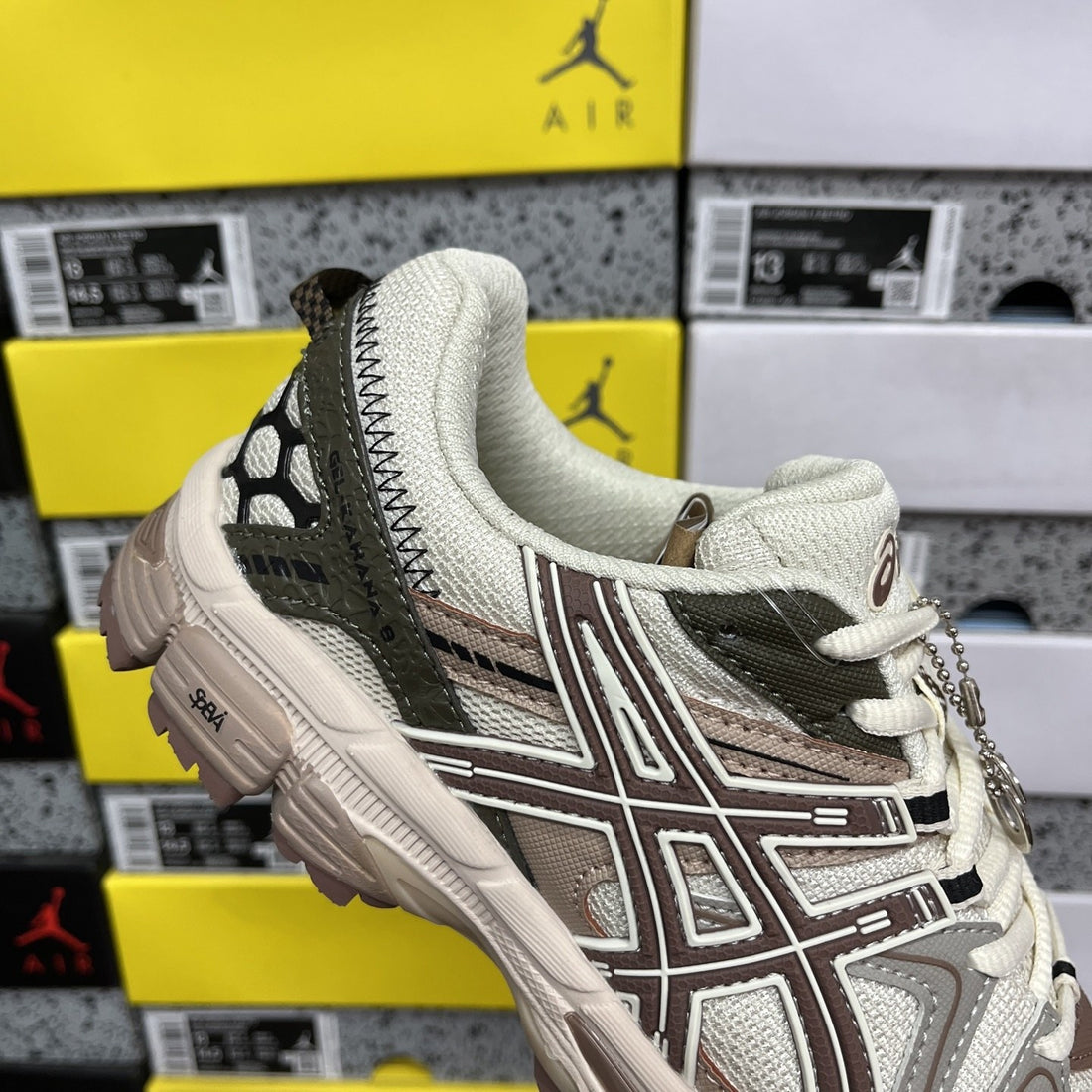 ASICS Gel-Kahana 8 Cream Brown
